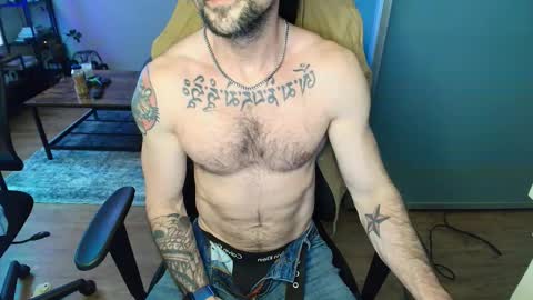 Snapshot of zuko_zen69 chatting on 02-01-26, 04:11 Zuko online show from 02-01-26, 04:11