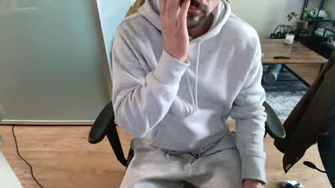 Snapshot of zuko_zen69 chatting on 02-20-26, 11:38 Zuko online show from 02-20-26, 11:38