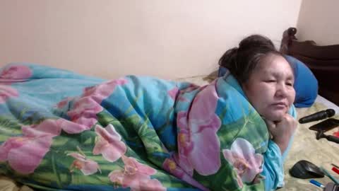 Snapshot of zulfiya_bruce chatting on 02-05-25, 06:15 Zulfiya online show from 02-05-25, 06:15