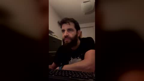 Snapshot of zurdineno chatting on 02-14-26, 12:29 zurdineno online show from 02-14-26, 12:29