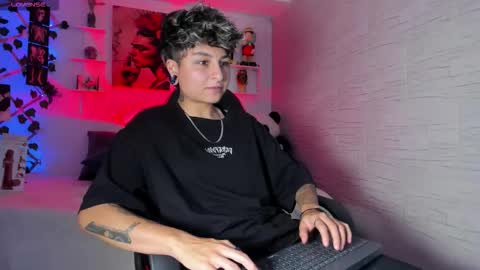 Snapshot of zuryramirez_ chatting on 11-01-25, 08:22 Zury Ramirez online show from 11-01-25, 08:22