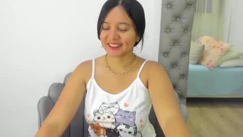 Snapshot of zusan_king_ chatting on 05-12-26, 03:03 Im Zusan My schedule is from 1030pm to 430 am colombian time online show from 05-12-26, 03:03