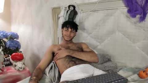 zyan_moreno online show from 10-21-25, 05:35