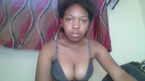 zyraelle_01 online show from 04-26-26, 06:55