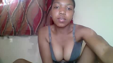 zyraelle_01 online show from 04-29-26, 12:42