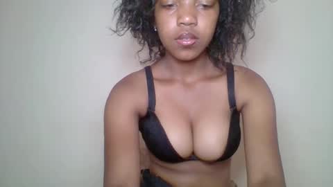 zyraelle_01 online show from 05-03-26, 10:10