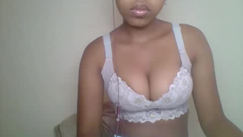 zyraelle_01 online show from 05-15-26, 08:43