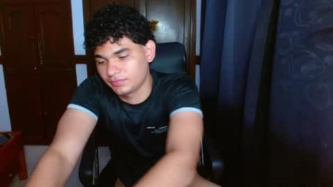 Snapshot of zyrosxk chatting on 04-22-26, 07:00 antonio felipe online show from 04-22-26, 07:00