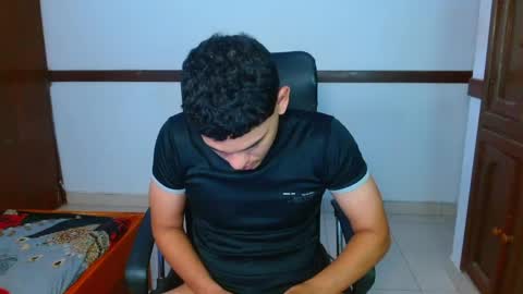 Snapshot of zyrosxk chatting on 05-16-26, 07:49 antonio felipe online show from 05-16-26, 07:49