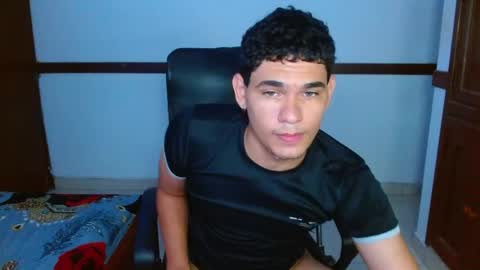 Snapshot of zyrosxk chatting on 05-22-26, 08:10 antonio felipe online show from 05-22-26, 08:10