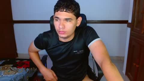 Snapshot of zyrosxk chatting on 05-25-26, 07:36 antonio felipe online show from 05-25-26, 07:36