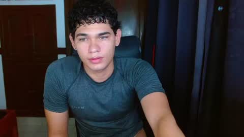 Snapshot of zyrosxk chatting on 06-25-26, 08:52 antonio felipe online show from 06-25-26, 08:52