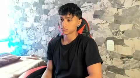 zyzz_1812 online show from 06-02-26, 07:49