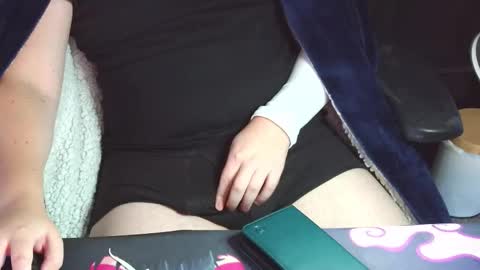 zzz1111230776 online show from 10-24-25, 10:22