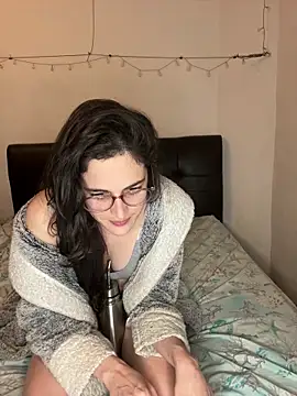 Lunaabbey online show from 04-05-26, 09:45