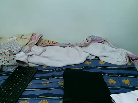Snapshot of cutte_aleeshaa chatting on 10-03-25, 05:26 cutte aleeshaa online show from 10-03-25, 05:26