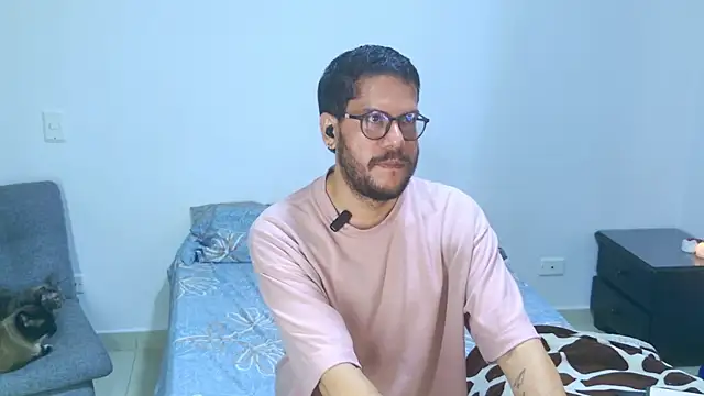 Snapshot of AndyHepburn chatting on 02-25-26, 05:17 AndyHepburn online show from 02-25-26, 05:17