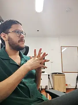 Snapshot of AndyHepburn chatting on 03-31-26, 09:26 AndyHepburn online show from 03-31-26, 09:26