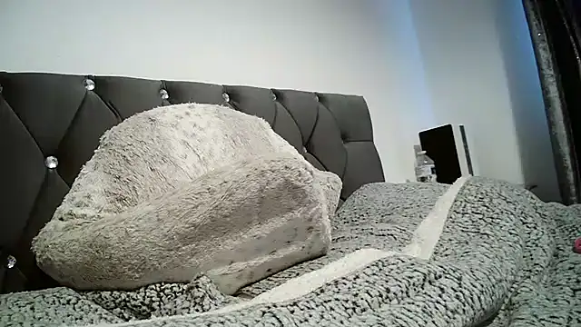 Snapshot of AaliyahLux chatting on 10-03-25, 09:28 AaliyahLux online show from 10-03-25, 09:28