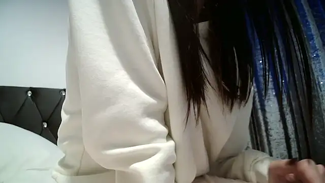 Snapshot of AaliyahLux chatting on 11-30-25, 02:21 AaliyahLux online show from 11-30-25, 02:21