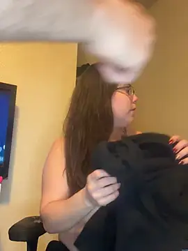 LacieStar online show from 12-16-24, 02:04