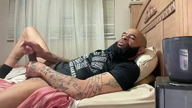 Snapshot of ANAKONDA_KIING chatting on 02-14-26, 10:45 ANAKONDA KIING online show from 02-14-26, 10:45