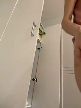 angelmommu online show from 11-18-25, 08:52