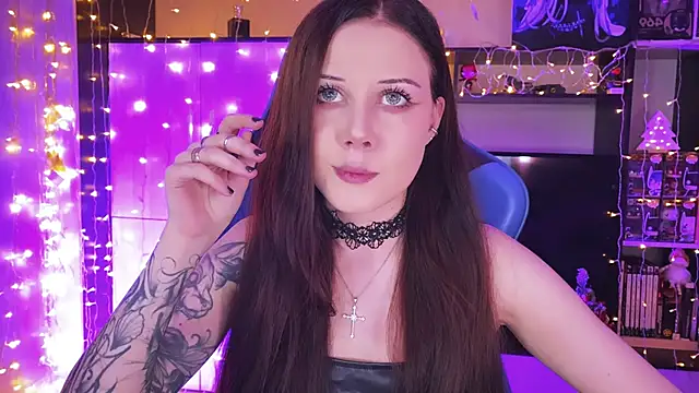 Snapshot of jasminevine chatting on 12-13-24, 03:49 jasminevine online show from 12-13-24, 03:49