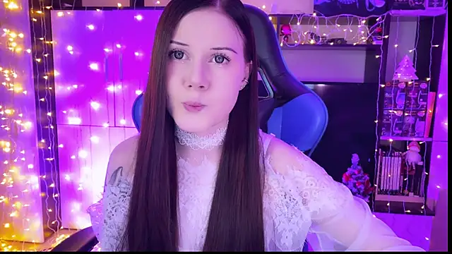 Snapshot of jasminevine chatting on 12-18-24, 01:23 jasminevine online show from 12-18-24, 01:23