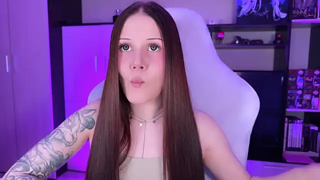 Snapshot of jasminevine chatting on 10-03-25, 09:01 jasminevine online show from 10-03-25, 09:01