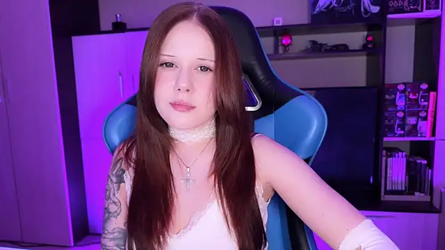 Snapshot of jasminevine chatting on 07-19-26, 03:43 jasminevine online show from 07-19-26, 03:43
