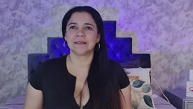 Snapshot of elizabeth_coleman chatting on 04-28-26, 10:04 elizabeth coleman online show from 04-28-26, 10:04