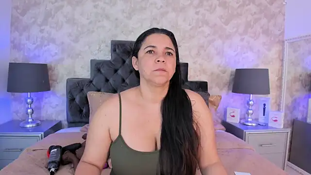 Snapshot of elizabeth_coleman chatting on 06-19-26, 08:45 elizabeth coleman online show from 06-19-26, 08:45