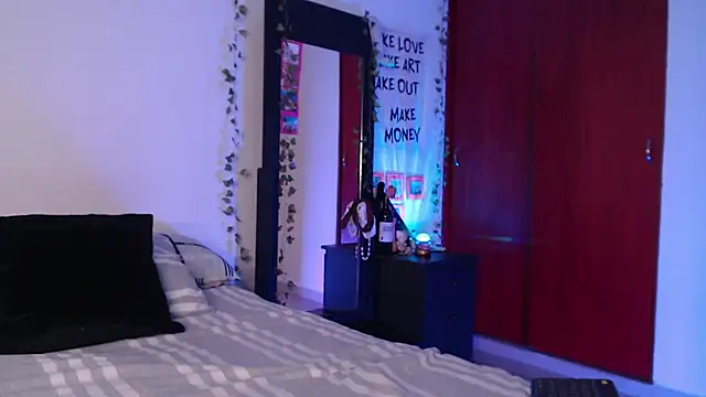 little kayla  online show from 08-03-26, 11:41