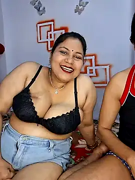 MOM-SUN-COUPLE online show from 01-03-25, 04:16