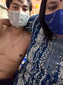 MOM-SUN-COUPLE online show from 09-11-25, 05:13