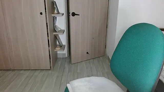 mia  lopez  online show from 04-09-26, 04:12