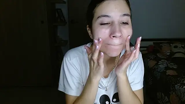 mia  lopez  online show from 05-21-26, 04:19