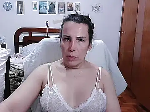 LauraVicttoria361215 online show from 03-08-25, 10:32