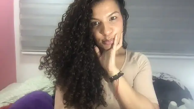 Snapshot of gatubelahot chatting on 09-28-25, 12:05 gatubelahot online show from 09-28-25, 12:05