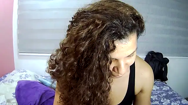 Snapshot of gatubelahot chatting on 10-18-25, 04:15 gatubelahot online show from 10-18-25, 04:15