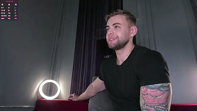 Snapshot of WayneWilson chatting on 12-15-24, 05:02 WayneWilson online show from 12-15-24, 05:02