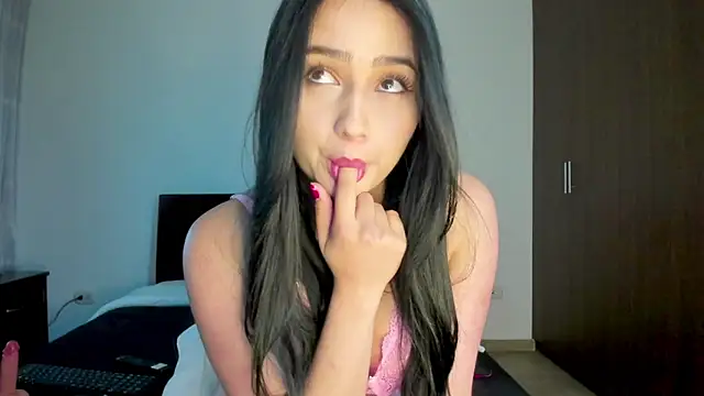 Hott Hanna online show from 11-28-25, 05:54