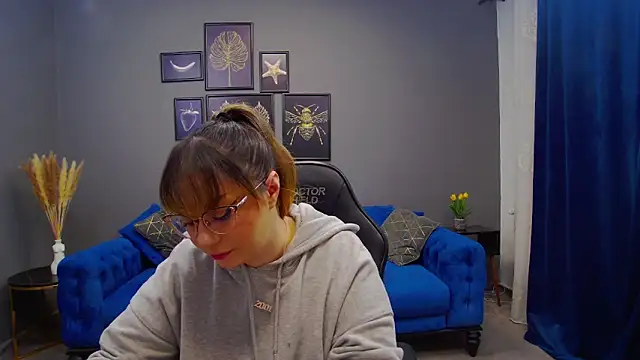 Snapshot of Katewalker_ chatting on 01-08-25, 06:09 Katewalker online show from 01-08-25, 06:09