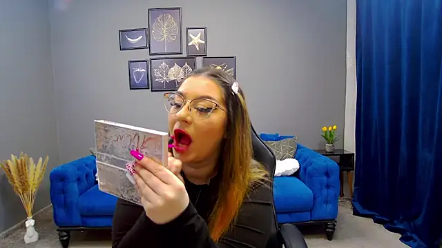 Snapshot of Katewalker_ chatting on 01-24-25, 06:14 Katewalker online show from 01-24-25, 06:14