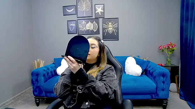 Snapshot of Katewalker_ chatting on 03-04-25, 06:07 Katewalker online show from 03-04-25, 06:07