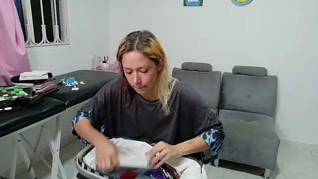 MommyMiaWs online show from 11-23-25, 03:06