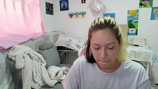 MommyMiaWs online show from 05-05-26, 03:53