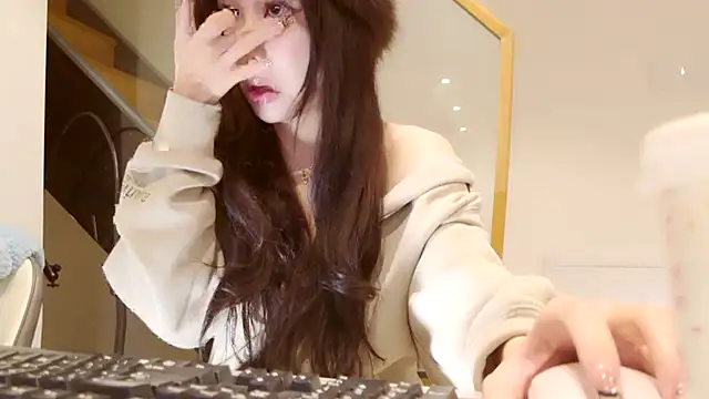 Snapshot of Serena-AU chatting on 01-15-25, 02:13 Serena-AU online show from 01-15-25, 02:13