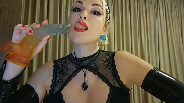 Snapshot of MissKateX chatting on 06-14-26, 09:17 MissKateX online show from 06-14-26, 09:17